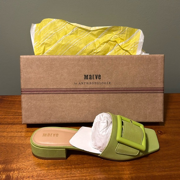 New in box Maeve buckle slide - Picture 1 of 4